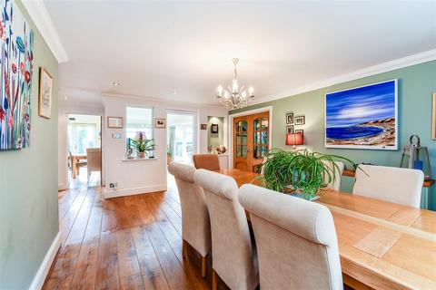 Linden Lea Barncroft, Appleshaw, Andover, SP11 9BU