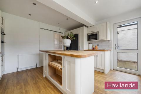 64 Woodgrange Avenue, Enfield, EN1 1EN