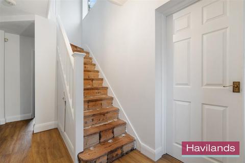 64 Woodgrange Avenue, Enfield, EN1 1EN