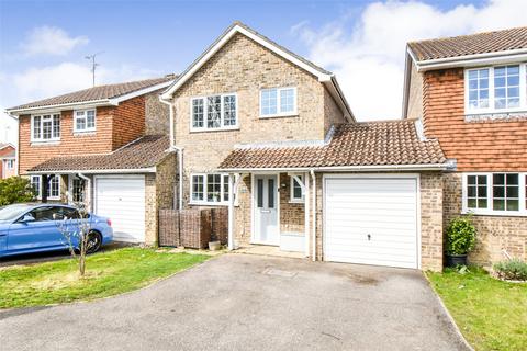 10 Beechcrest View, Hook, RG27 9RF
