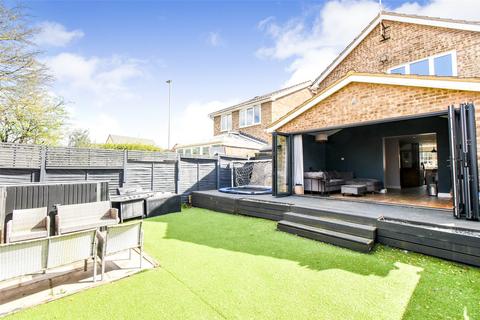 10 Beechcrest View, Hook, RG27 9RF