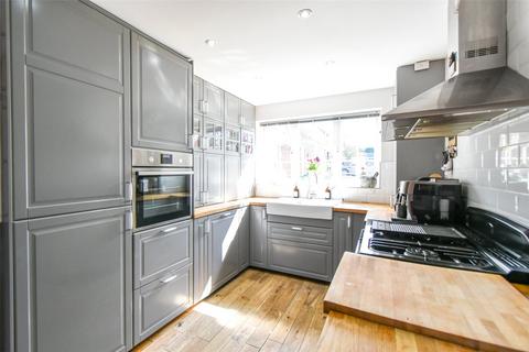 10 Beechcrest View, Hook, RG27 9RF