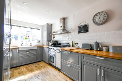 10 Beechcrest View, Hook, RG27 9RF
