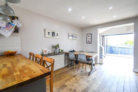 10 Beechcrest View, Hook, RG27 9RF