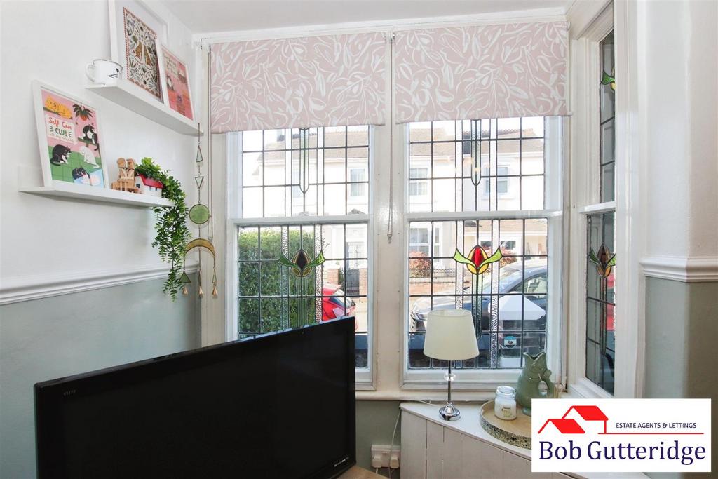 Bay fronted sitting room