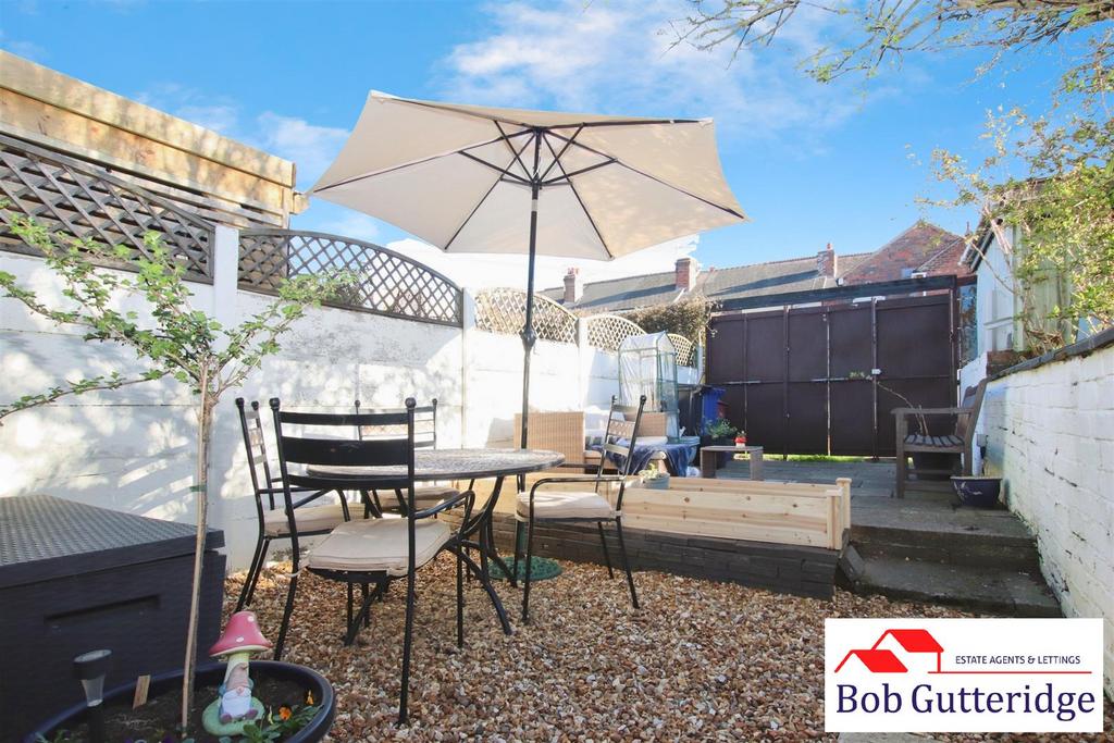 Enclosed rear yard