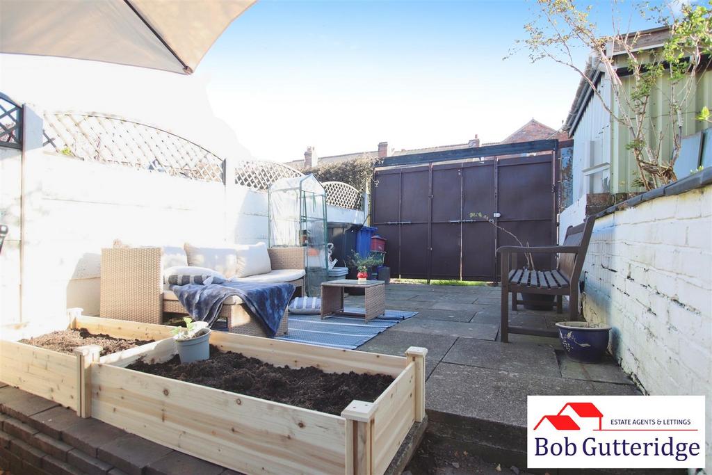 Enclosed rear yard