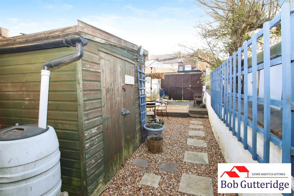 Enclosed rear yard