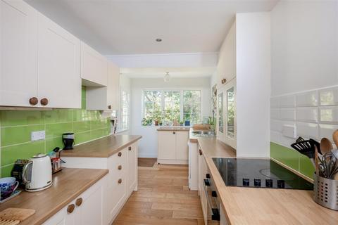 6 Church Close, Charlbury, Chipping Norton, OX7 3PY