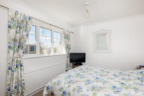 6 Church Close, Charlbury, Chipping Norton, OX7 3PY