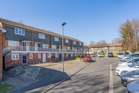 8 Ash Close, London, SE20 7RE