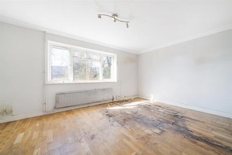 8 Ash Close, London, SE20 7RE