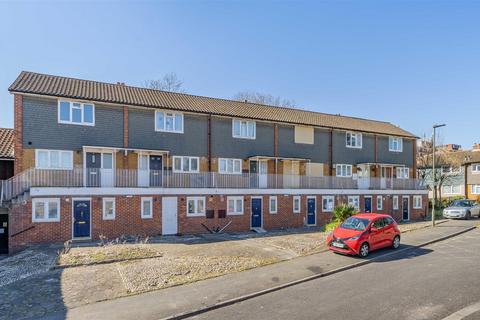 8 Ash Close, London, SE20 7RE