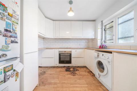 8 Ash Close, London, SE20 7RE