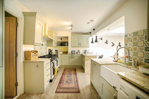 4 bedroom semi-detached house for sale, Jubilee Road, Deal CT14