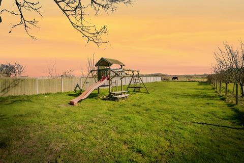 4 bedroom semi-detached house for sale, Jubilee Road, Deal CT14