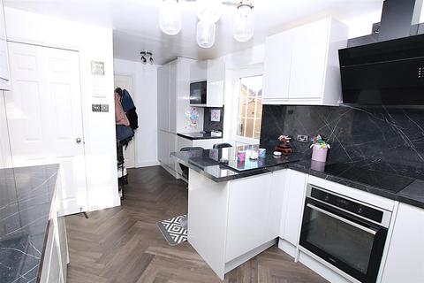 4 bedroom detached house for sale, Hidcote Close, East Hunsbury