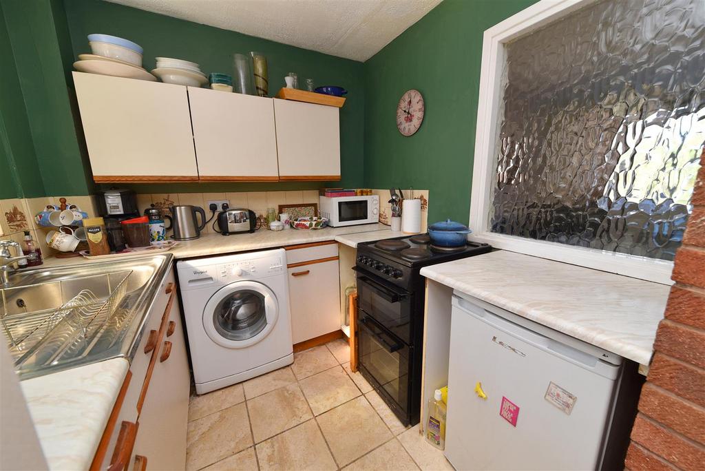Kitchen1.JPG