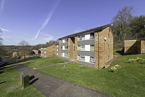 79 Hillside Road, Whyteleafe, CR3 0BS