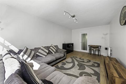 79 Hillside Road, Whyteleafe, CR3 0BS