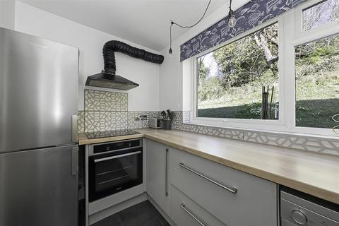 79 Hillside Road, Whyteleafe, CR3 0BS