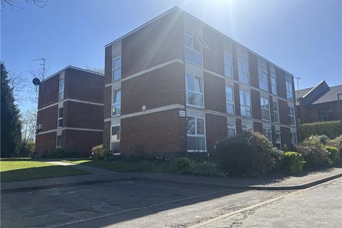 18 Fosse Way, West Byfleet, KT14 6BG