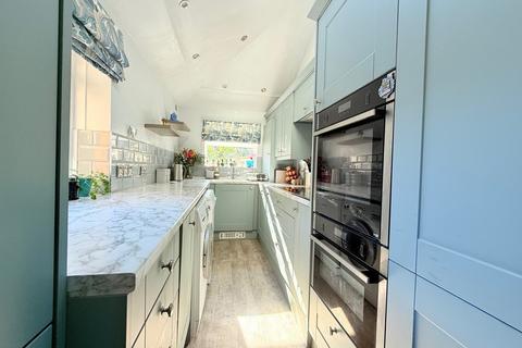 41 Avondale Road, Shipley, BD18 4QR