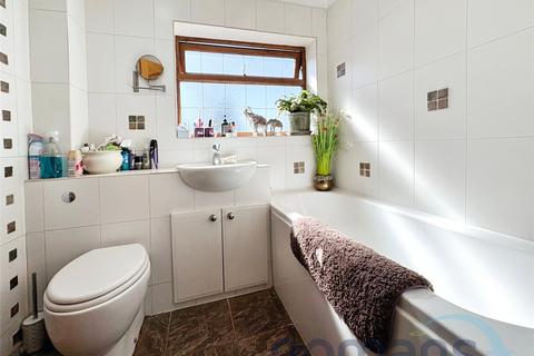 10 Willow Way, Aldershot, GU12 4AZ