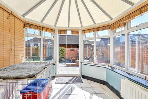 9 Oakdene Place, Peasmarsh, Guildford, GU3 1NJ
