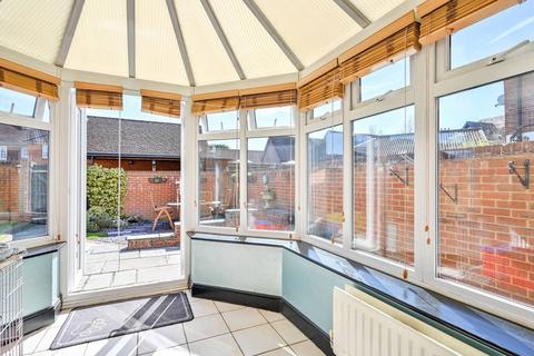 9 Oakdene Place, Peasmarsh, Guildford, GU3 1NJ