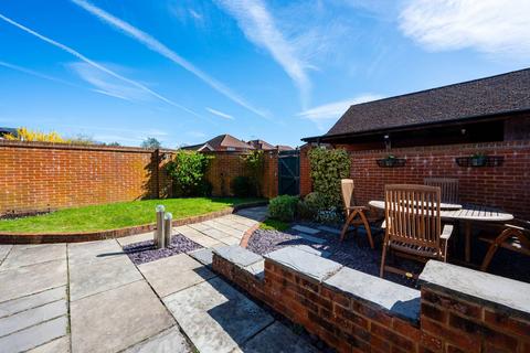 9 Oakdene Place, Peasmarsh, Guildford, GU3 1NJ