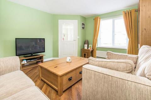 3 bedroom semi-detached house to rent, Paton Way, Darlington DL1