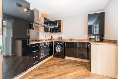 3 bedroom semi-detached house to rent, Paton Way, Darlington DL1