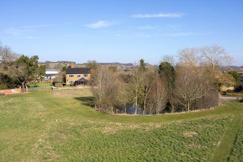 3 bedroom detached house for sale, Upper Heyford, Northamptonshire, NN7