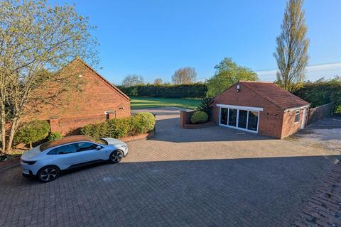 5 bedroom detached house for sale, Hull Bridge Road, Beverley