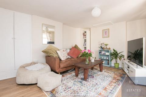 42a Alphington Road, Exeter, EX2 8HS