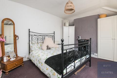 42a Alphington Road, Exeter, EX2 8HS