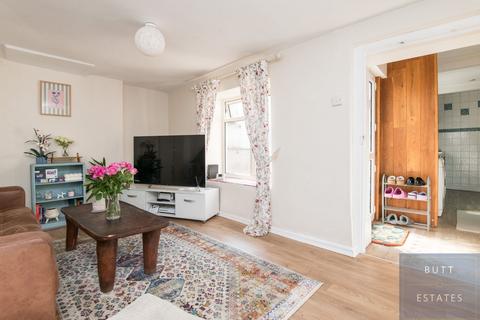 42a Alphington Road, Exeter, EX2 8HS