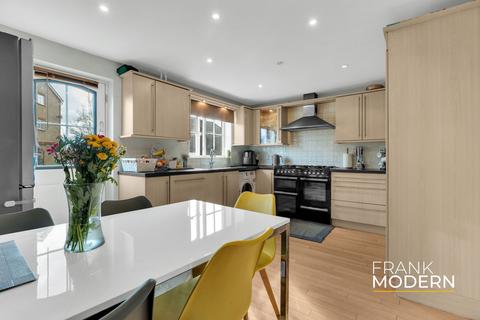 11 Applewood Drive, Hampton Hargate, Peterborough, PE7 8DX
