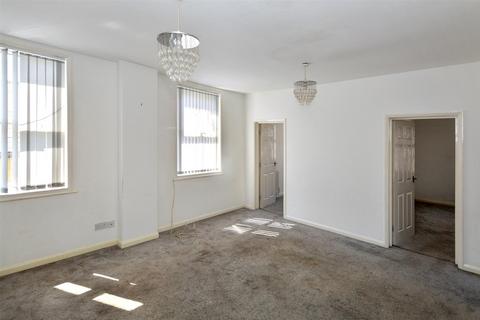 2 bedroom flat to rent, 26 Cornfield Road, Eastbourne