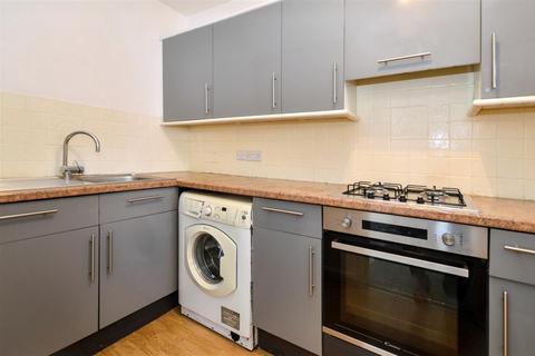 2 bedroom flat to rent, 26 Cornfield Road, Eastbourne