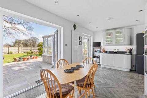 1 Clayford, Dormansland, Lingfield, RH7 6PR