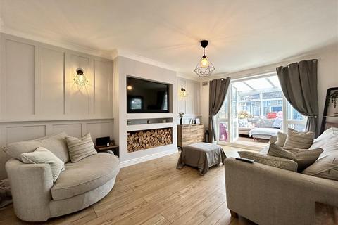 130 Blakedown Road, Halesowen, B63 4QL