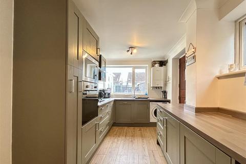 130 Blakedown Road, Halesowen, B63 4QL