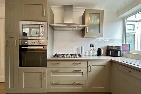 130 Blakedown Road, Halesowen, B63 4QL