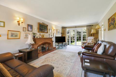 20 Derwent Close, Claygate, Esher, KT10 0RF