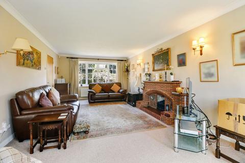 20 Derwent Close, Claygate, Esher, KT10 0RF