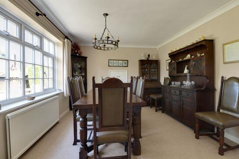 20 Derwent Close, Claygate, Esher, KT10 0RF