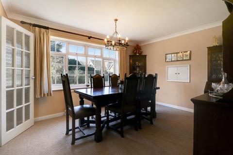 20 Derwent Close, Claygate, Esher, KT10 0RF