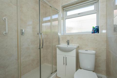 3 Curzon Close, Orpington, BR6 9NP